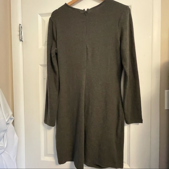 BNWT Dynamite Fitted Dress with ruching - Picture 2 of 2